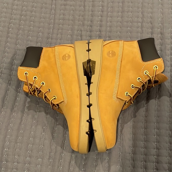 Timberland Junior Boots - Youth size 4.5 - Wheat/Brown Color - Picture 9 of 10